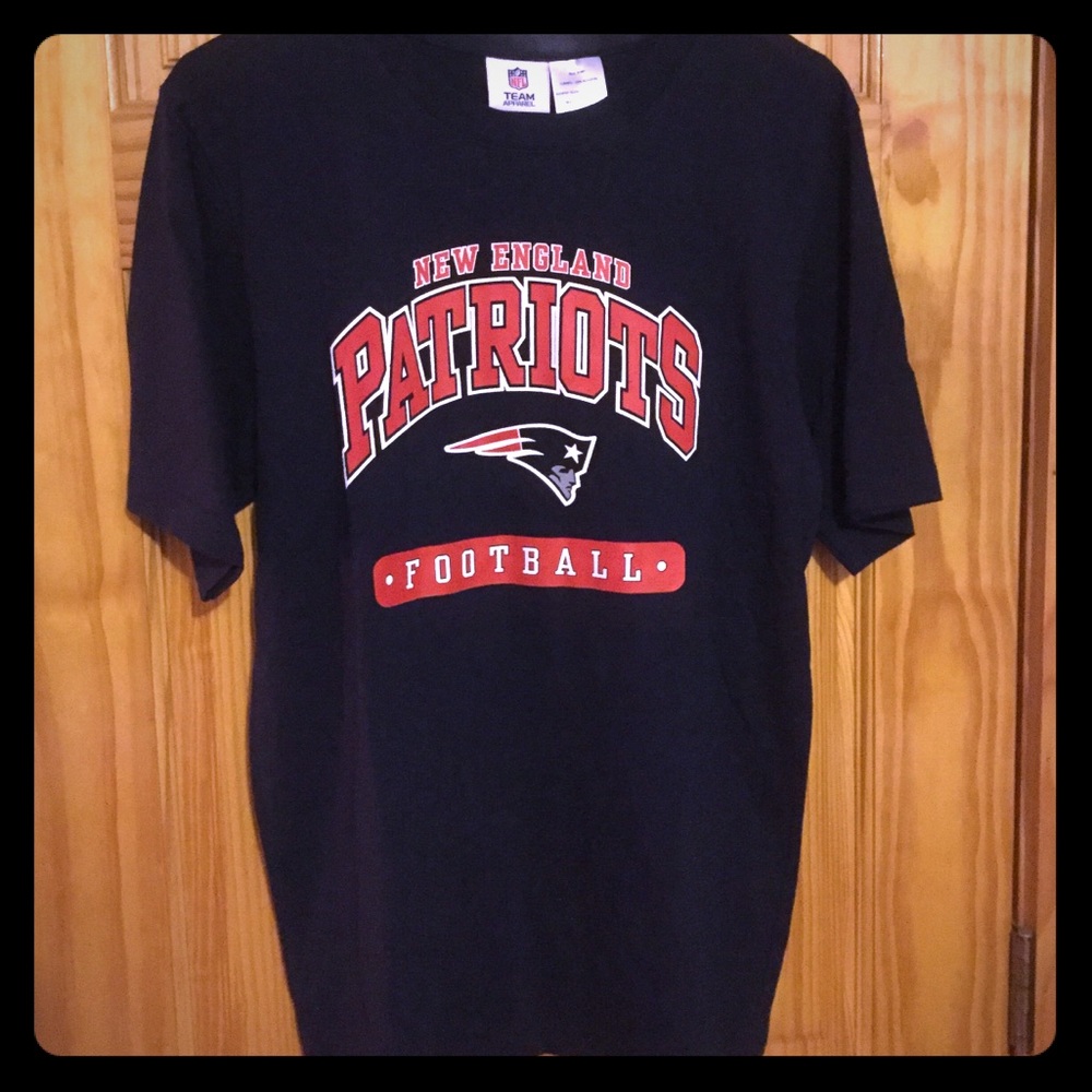 New England Patriots Football tee 🏈